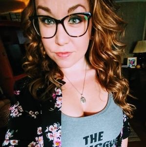 Meet your Posher, Lacy